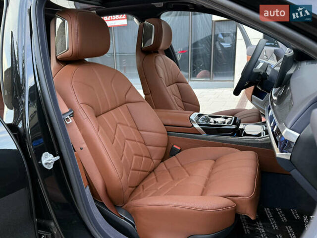 Черный БМВ i7, объемом двигателя 0 л и пробегом 1 тыс. км за 190000 $, фото 50 на Automoto.ua
