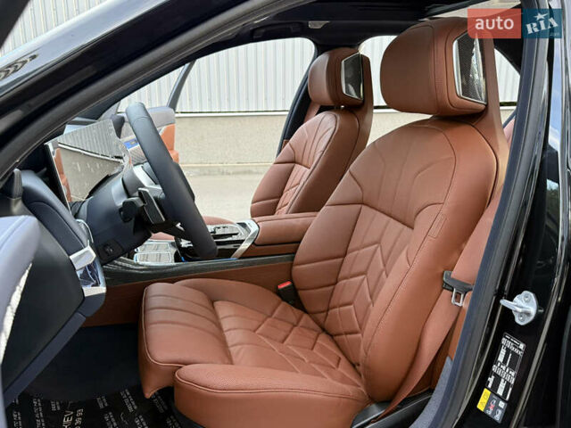 Черный БМВ i7, объемом двигателя 0 л и пробегом 1 тыс. км за 190000 $, фото 46 на Automoto.ua