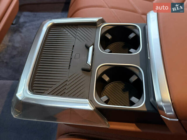 Черный БМВ i7, объемом двигателя 0 л и пробегом 1 тыс. км за 190000 $, фото 91 на Automoto.ua