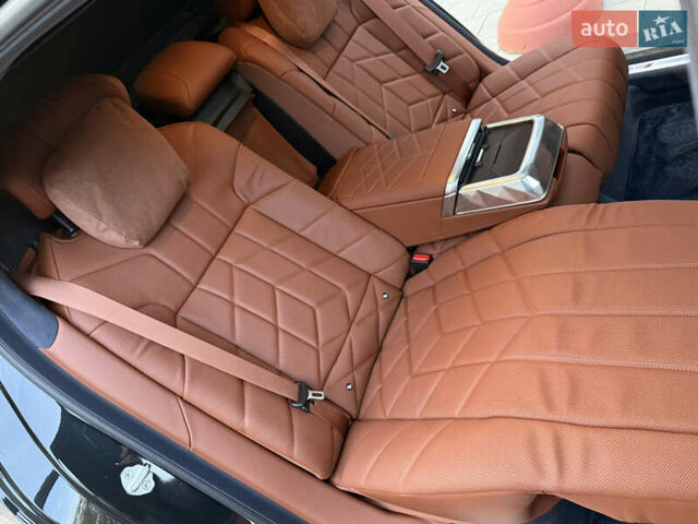 Черный БМВ i7, объемом двигателя 0 л и пробегом 1 тыс. км за 190000 $, фото 65 на Automoto.ua