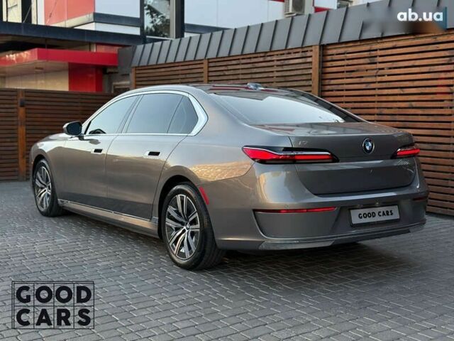 БМВ i7, объемом двигателя 0 л и пробегом 5 тыс. км за 90900 $, фото 4 на Automoto.ua