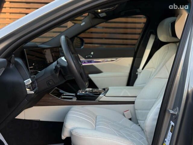 БМВ i7, объемом двигателя 0 л и пробегом 5 тыс. км за 90900 $, фото 18 на Automoto.ua
