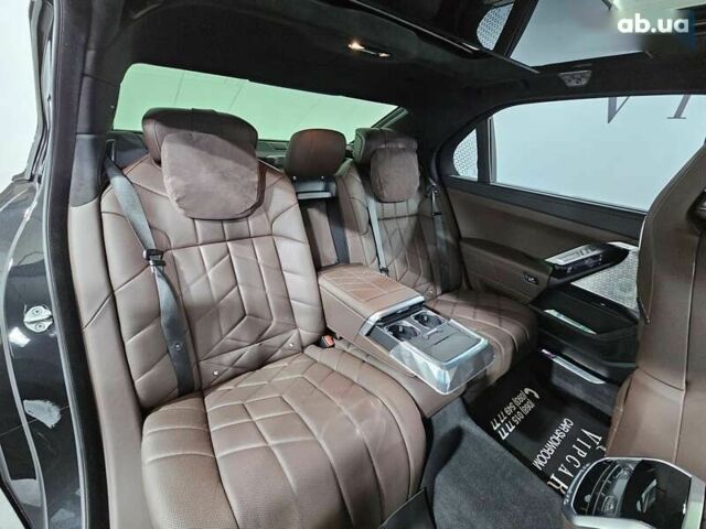 БМВ i7, объемом двигателя 0 л и пробегом 7 тыс. км за 138999 $, фото 5 на Automoto.ua