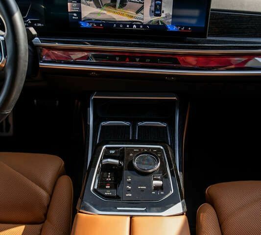 БМВ i7, объемом двигателя 0 л и пробегом 25 тыс. км за 87000 $, фото 27 на Automoto.ua