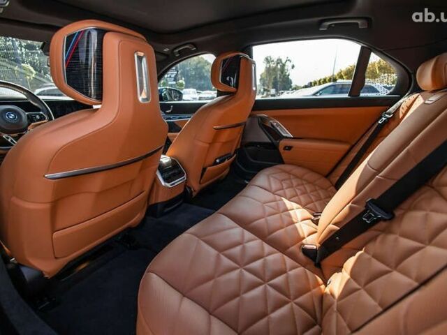 БМВ i7, объемом двигателя 0 л и пробегом 25 тыс. км за 87000 $, фото 11 на Automoto.ua