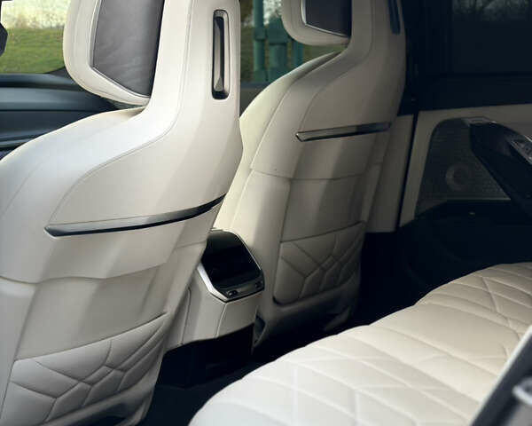 Серый БМВ i7, объемом двигателя 0 л и пробегом 75 тыс. км за 84300 $, фото 10 на Automoto.ua