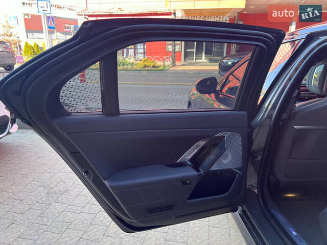Сірий БМВ i7, об'ємом двигуна 0 л та пробігом 37 тис. км за 107500 $, фото 36 на Automoto.ua