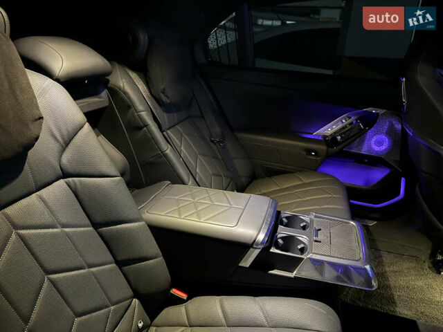 Сірий БМВ i7, об'ємом двигуна 0 л та пробігом 9 тис. км за 91500 $, фото 54 на Automoto.ua