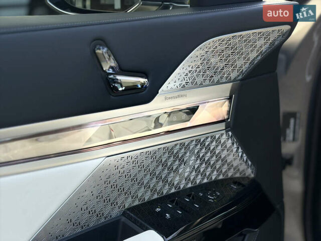 Серый БМВ i7, объемом двигателя 0 л и пробегом 75 тыс. км за 84300 $, фото 4 на Automoto.ua