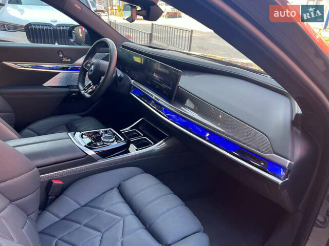 Сірий БМВ i7, об'ємом двигуна 0 л та пробігом 37 тис. км за 107500 $, фото 54 на Automoto.ua