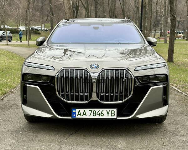 Сірий БМВ i7, об'ємом двигуна 0 л та пробігом 30 тис. км за 115000 $, фото 21 на Automoto.ua