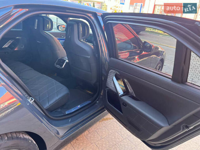 Сірий БМВ i7, об'ємом двигуна 0 л та пробігом 37 тис. км за 107500 $, фото 52 на Automoto.ua