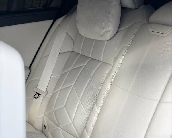 Серый БМВ i7, объемом двигателя 0 л и пробегом 75 тыс. км за 84300 $, фото 11 на Automoto.ua