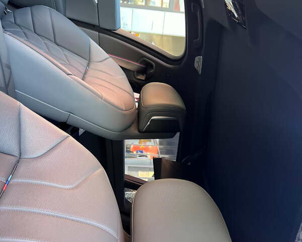 Сірий БМВ i7, об'ємом двигуна 0 л та пробігом 37 тис. км за 107500 $, фото 11 на Automoto.ua