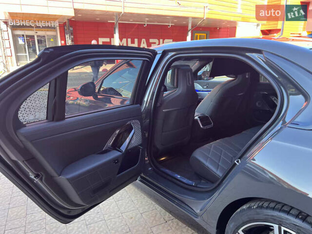 Сірий БМВ i7, об'ємом двигуна 0 л та пробігом 37 тис. км за 107500 $, фото 35 на Automoto.ua