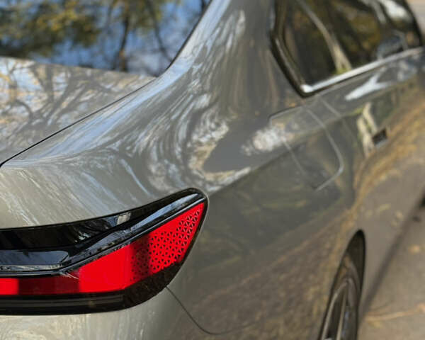 Сірий БМВ i7, об'ємом двигуна 0 л та пробігом 9 тис. км за 91500 $, фото 36 на Automoto.ua