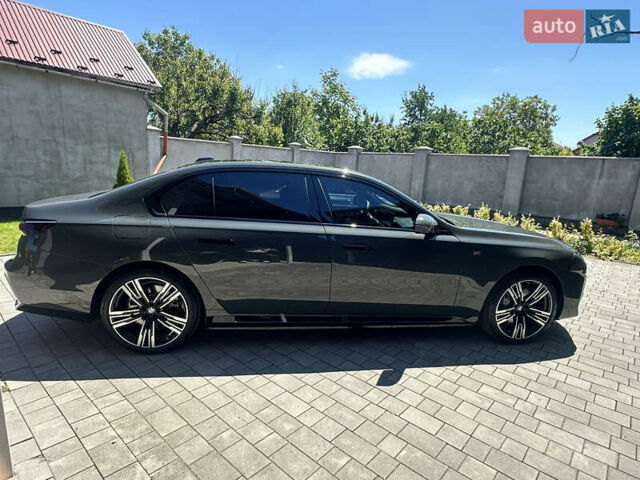 Серый БМВ i7, объемом двигателя 0 л и пробегом 31 тыс. км за 115000 $, фото 10 на Automoto.ua