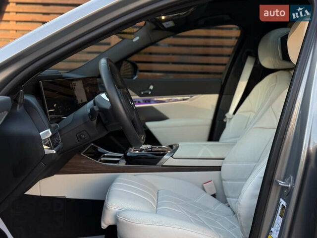 Сірий БМВ i7, об'ємом двигуна 0 л та пробігом 5 тис. км за 90900 $, фото 18 на Automoto.ua