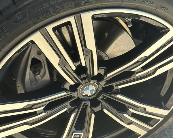 Серый БМВ i7, объемом двигателя 0 л и пробегом 31 тыс. км за 115000 $, фото 11 на Automoto.ua