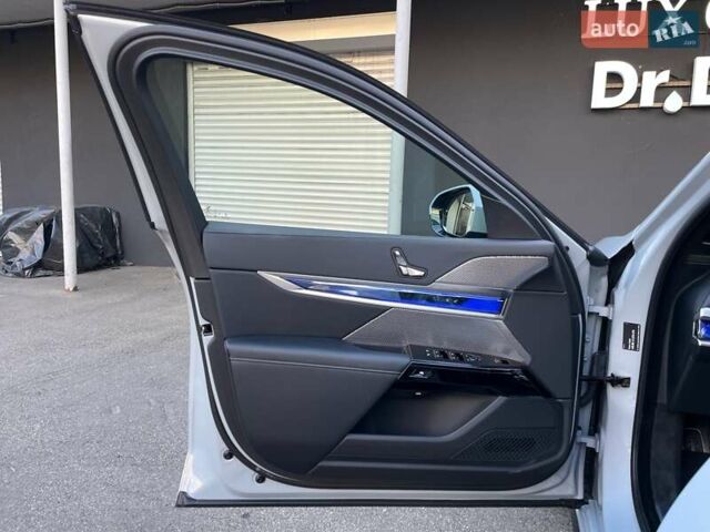 Сірий БМВ i7, об'ємом двигуна 0 л та пробігом 21 тис. км за 94900 $, фото 57 на Automoto.ua