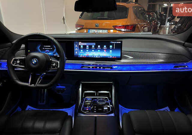 Синий БМВ i7, объемом двигателя 0 л и пробегом 12 тыс. км за 99000 $, фото 44 на Automoto.ua