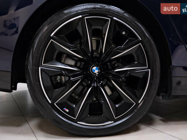 Синий БМВ i7, объемом двигателя 0 л и пробегом 12 тыс. км за 99000 $, фото 26 на Automoto.ua