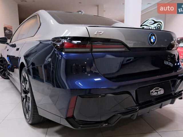 Синий БМВ i7, объемом двигателя 0 л и пробегом 12 тыс. км за 99000 $, фото 18 на Automoto.ua