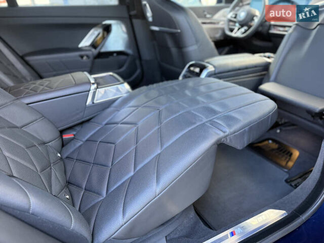 Синий БМВ i7, объемом двигателя 0 л и пробегом 31 тыс. км за 89900 $, фото 47 на Automoto.ua