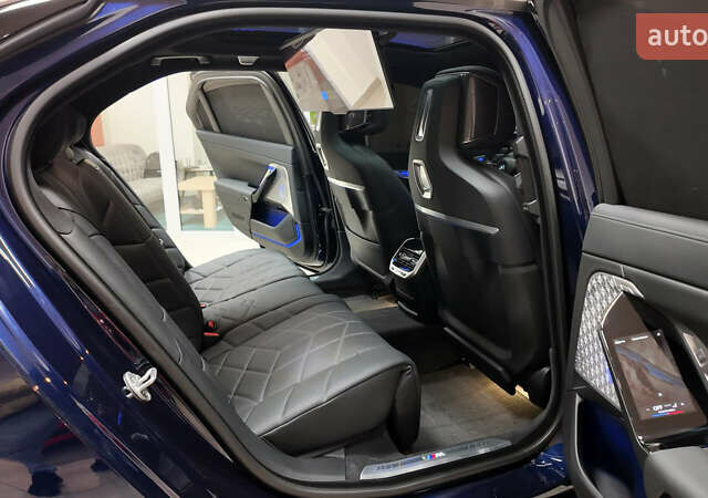Синий БМВ i7, объемом двигателя 0 л и пробегом 12 тыс. км за 99000 $, фото 38 на Automoto.ua