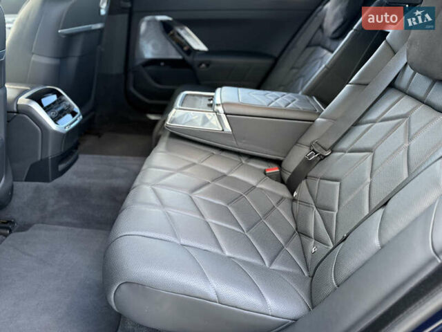 Синий БМВ i7, объемом двигателя 0 л и пробегом 31 тыс. км за 89900 $, фото 43 на Automoto.ua