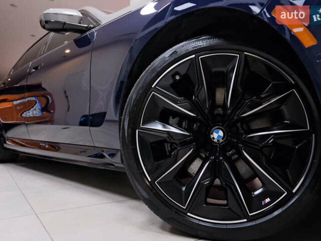 Синий БМВ i7, объемом двигателя 0 л и пробегом 12 тыс. км за 99000 $, фото 16 на Automoto.ua