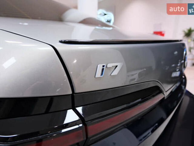 Синий БМВ i7, объемом двигателя 0 л и пробегом 12 тыс. км за 99000 $, фото 22 на Automoto.ua