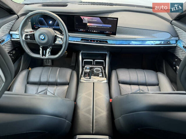 Синий БМВ i7, объемом двигателя 0 л и пробегом 31 тыс. км за 89900 $, фото 33 на Automoto.ua