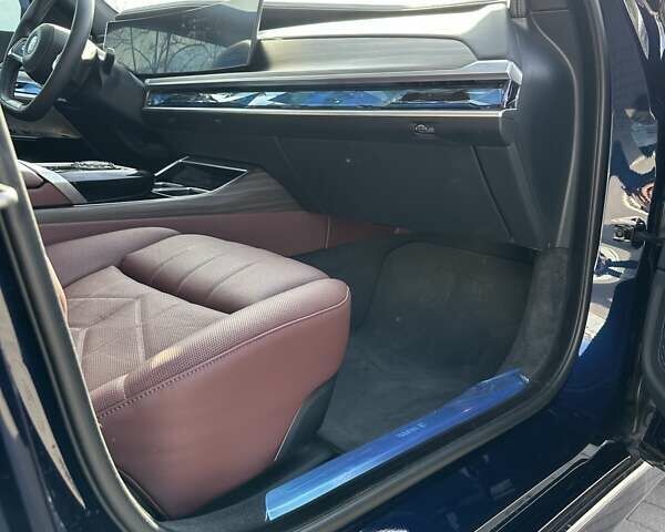 Синий БМВ i7, объемом двигателя 0 л и пробегом 7 тыс. км за 105999 $, фото 23 на Automoto.ua