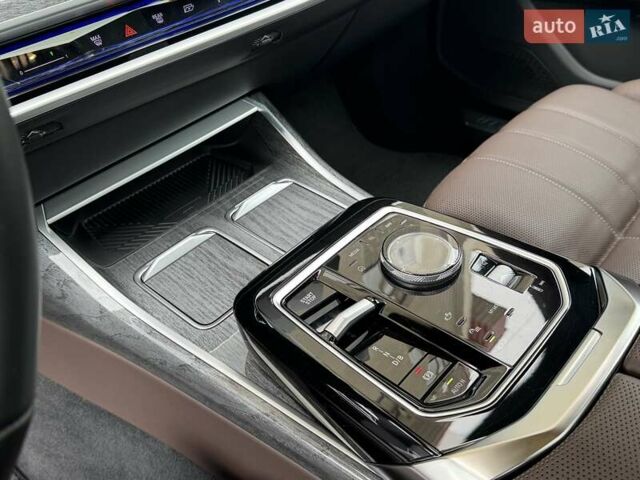 Синий БМВ i7, объемом двигателя 0 л и пробегом 92 тыс. км за 82900 $, фото 18 на Automoto.ua