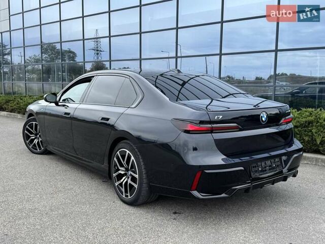 Синий БМВ i7, объемом двигателя 0 л и пробегом 92 тыс. км за 82900 $, фото 2 на Automoto.ua