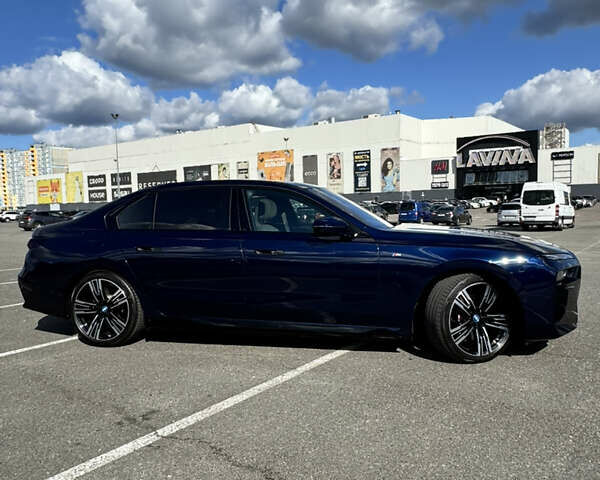 Синій БМВ i7, об'ємом двигуна 0 л та пробігом 4 тис. км за 106900 $, фото 7 на Automoto.ua