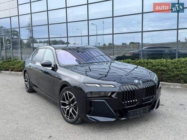 Синий БМВ i7, объемом двигателя 0 л и пробегом 92 тыс. км за 82900 $, фото 4 на Automoto.ua