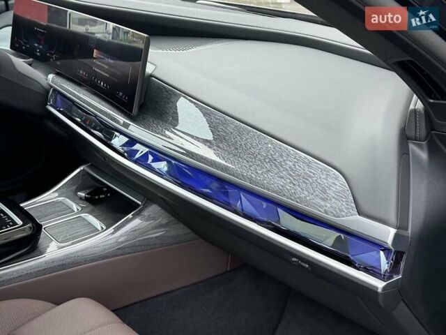 Синий БМВ i7, объемом двигателя 0 л и пробегом 92 тыс. км за 82900 $, фото 17 на Automoto.ua