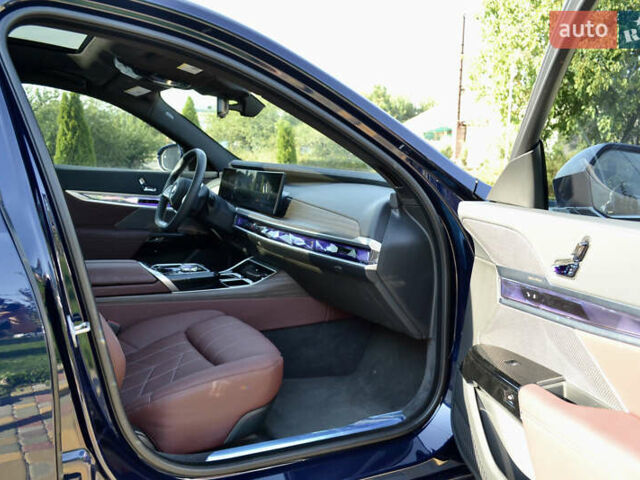 Синий БМВ i7, объемом двигателя 0 л и пробегом 6 тыс. км за 105000 $, фото 21 на Automoto.ua