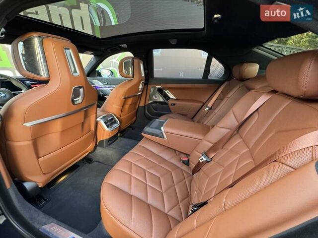 Синий БМВ i7, объемом двигателя 0 л и пробегом 8 тыс. км за 124000 $, фото 47 на Automoto.ua