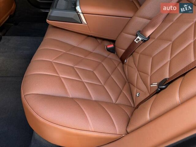 Синий БМВ i7, объемом двигателя 0 л и пробегом 8 тыс. км за 124000 $, фото 42 на Automoto.ua