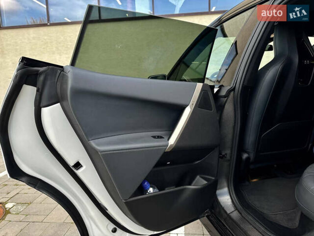 Белый БМВ iX, объемом двигателя 0 л и пробегом 70 тыс. км за 45999 $, фото 62 на Automoto.ua