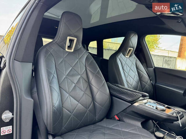 Белый БМВ iX, объемом двигателя 0 л и пробегом 70 тыс. км за 45999 $, фото 40 на Automoto.ua