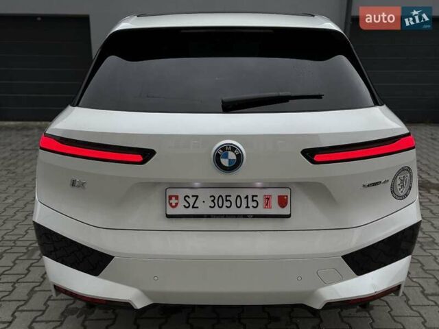 Білий БМВ iX, об'ємом двигуна 0 л та пробігом 90 тис. км за 42990 $, фото 68 на Automoto.ua