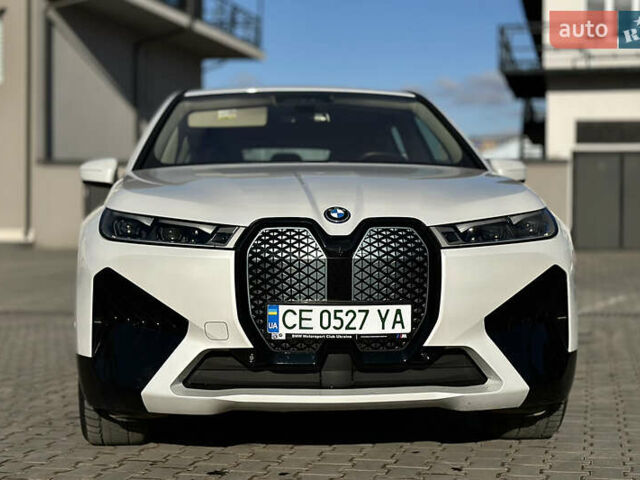 Белый БМВ iX, объемом двигателя 0 л и пробегом 20 тыс. км за 58999 $, фото 3 на Automoto.ua