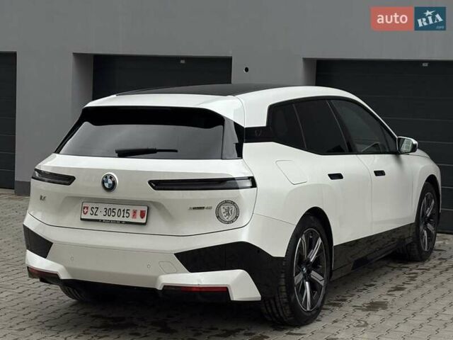 Білий БМВ iX, об'ємом двигуна 0 л та пробігом 90 тис. км за 42990 $, фото 14 на Automoto.ua