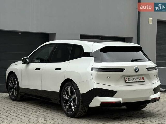 Білий БМВ iX, об'ємом двигуна 0 л та пробігом 90 тис. км за 42990 $, фото 9 на Automoto.ua