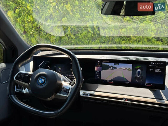 Белый БМВ iX, объемом двигателя 0 л и пробегом 64 тыс. км за 45999 $, фото 54 на Automoto.ua