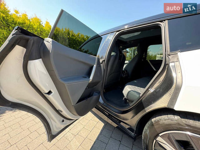 Белый БМВ iX, объемом двигателя 0 л и пробегом 64 тыс. км за 45999 $, фото 66 на Automoto.ua
